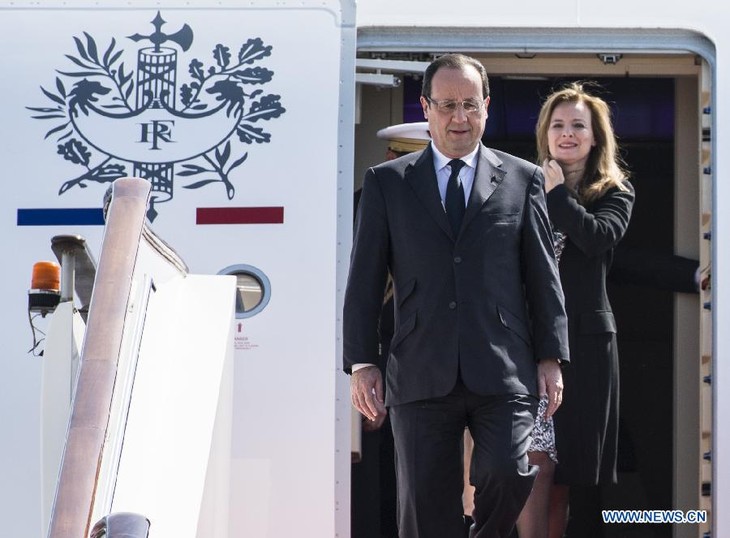 Françoise Hollande en Chine avec deux priorités: l’économie et la relation politique - ảnh 1